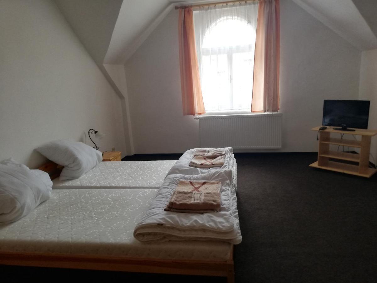Penzion Pancéř Vejprty Esterno foto